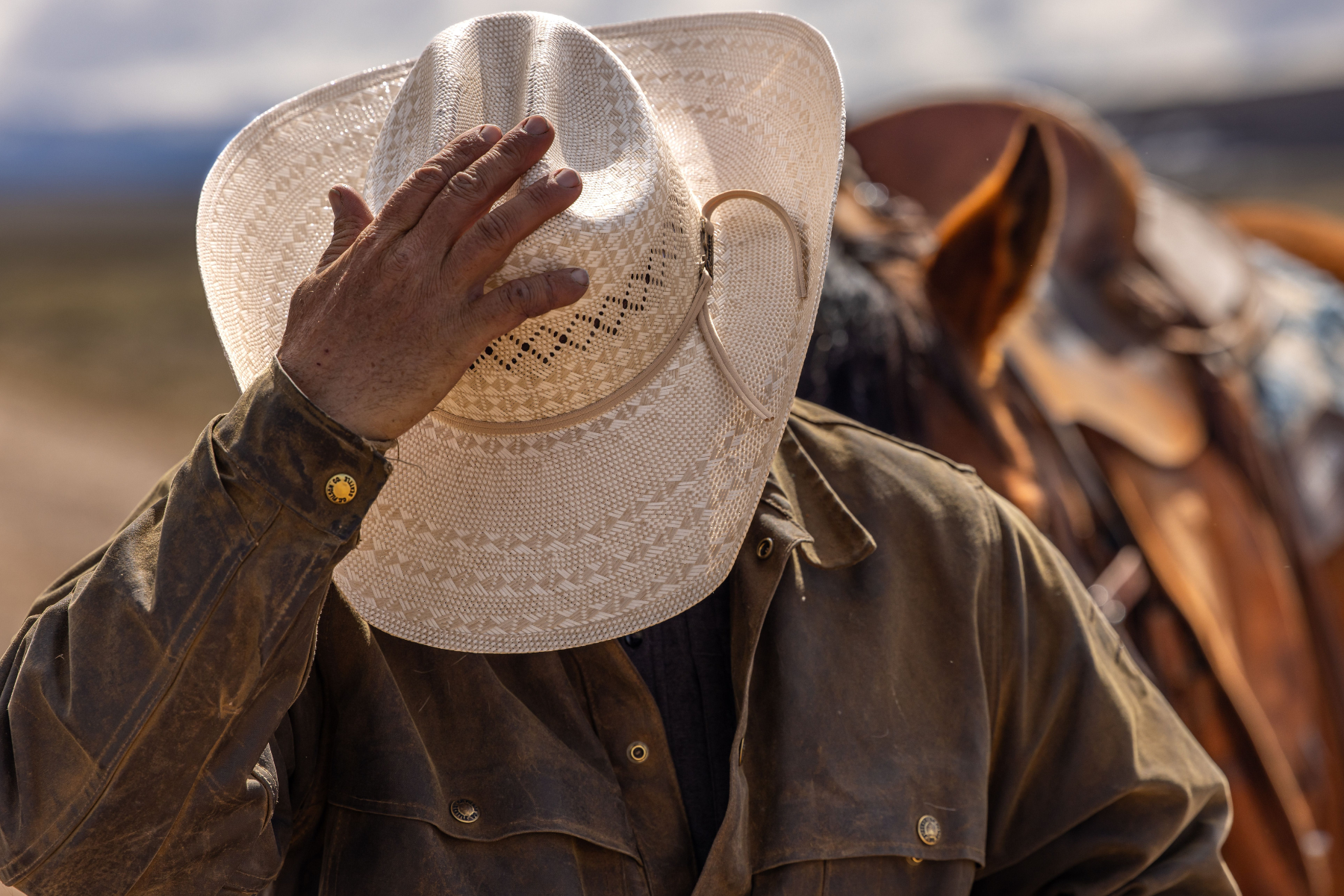 Built for the heat. Ready for the ride. It’s straw season, the American way. There’s a rhythm to cowboy life. As the days stretch longer and the air gets warmer, real cowboys know—it’s time to swap that felt for straw. Not because it’s trendy. Because it works.